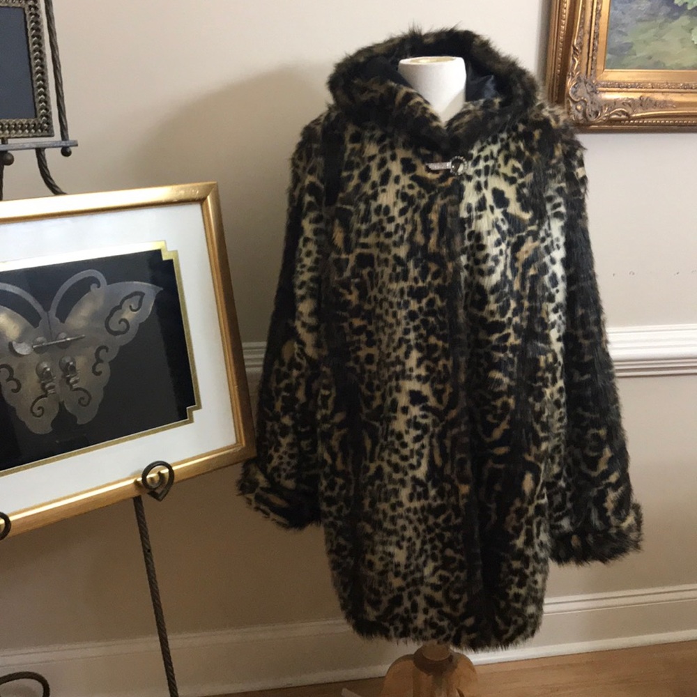 Pamela Mccoy Leopard Print Swing Coat